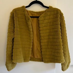 Fuzzy cropped jacket